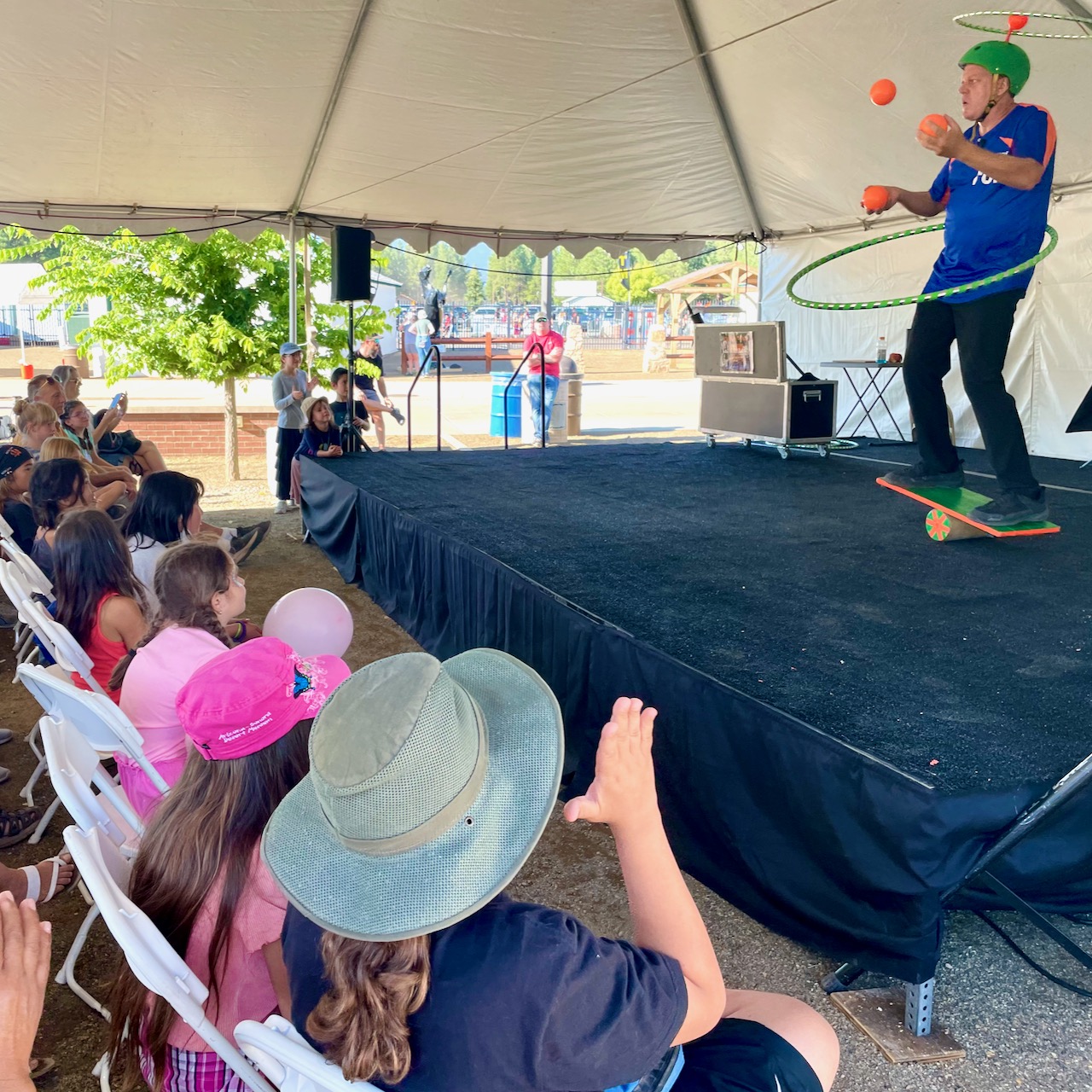 juggling audience